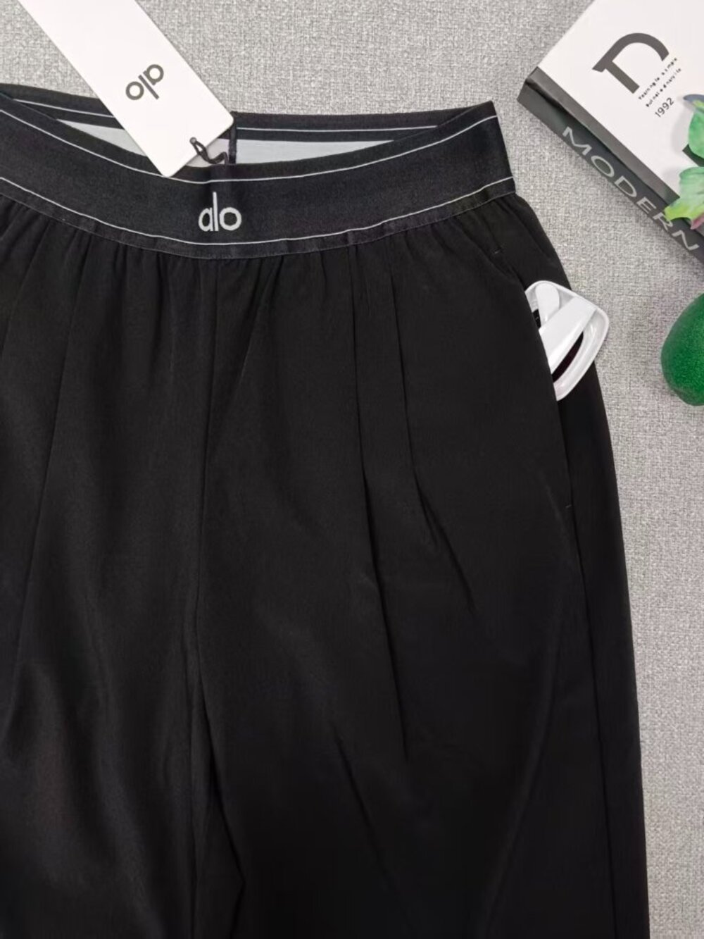 NWT Black🏂ALO Yoga Suit Up Wide Leg Trouser/Slimming Fit🖤Chic&Versatile/Luxe - Picture 3 of 9